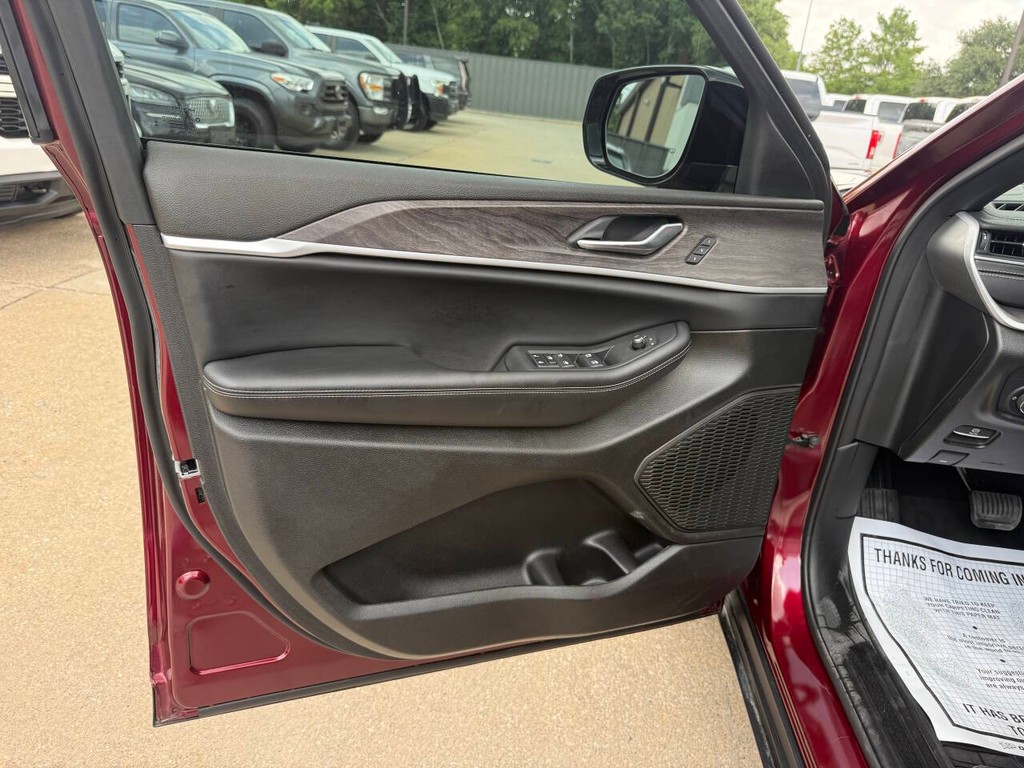 Jeep Grand Cherokee Vehicle Full-screen Gallery Image 08