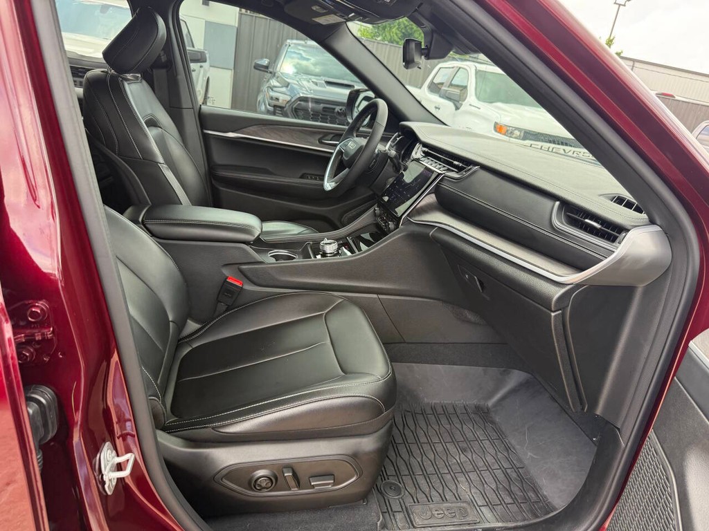 Jeep Grand Cherokee Vehicle Full-screen Gallery Image 10