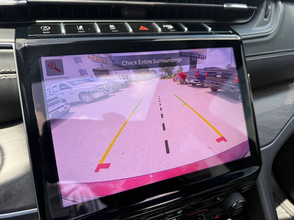 Jeep Grand Cherokee Vehicle Full-screen Gallery Image 27