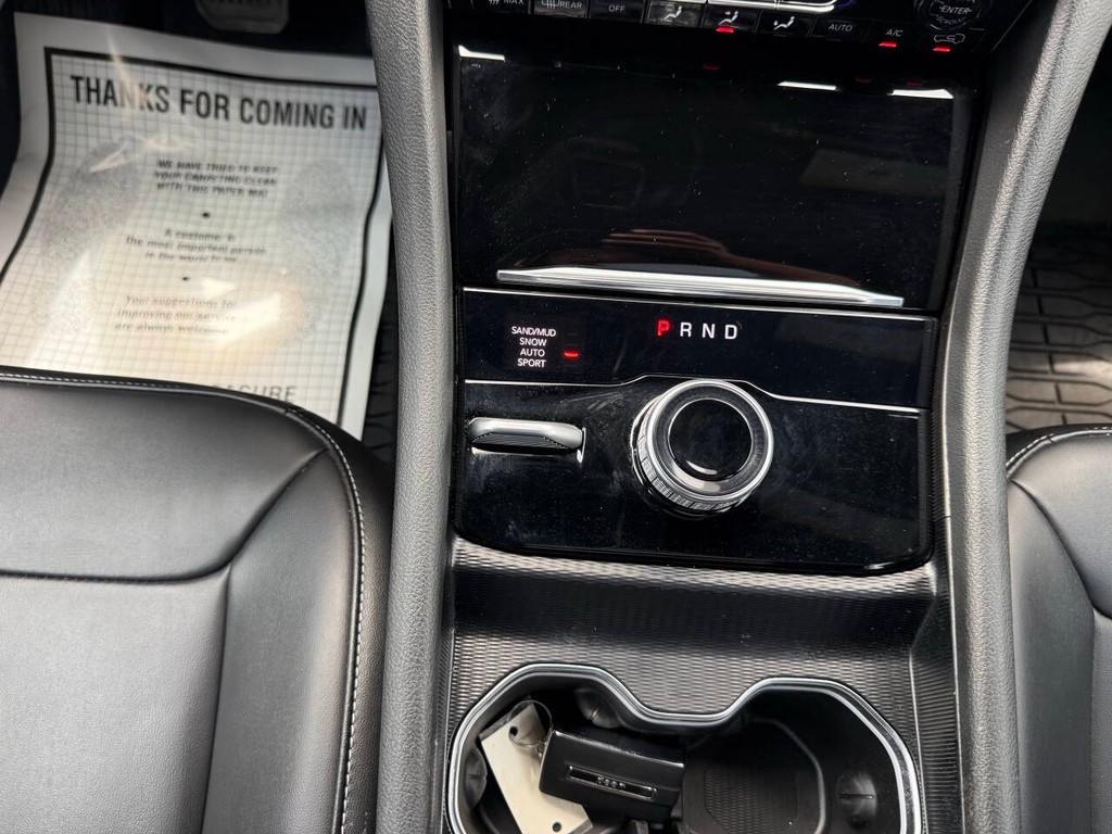 Jeep Grand Cherokee Vehicle Full-screen Gallery Image 29