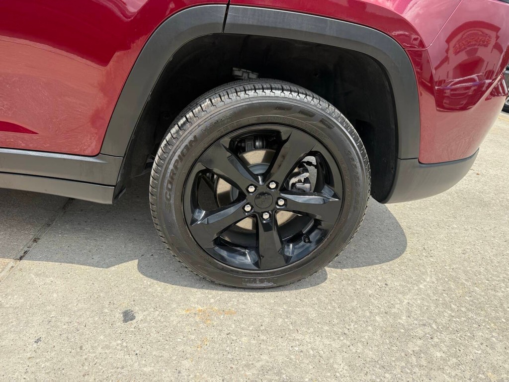 Jeep Grand Cherokee Vehicle Full-screen Gallery Image 37
