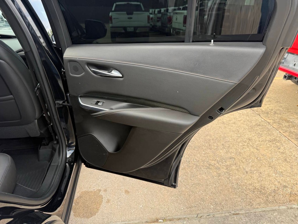 Cadillac XT4 Vehicle Full-screen Gallery Image 16