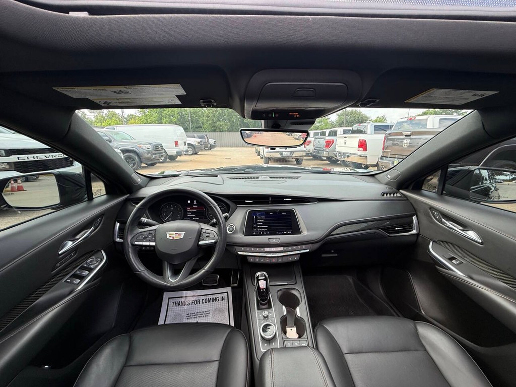 Cadillac XT4 Vehicle Full-screen Gallery Image 18