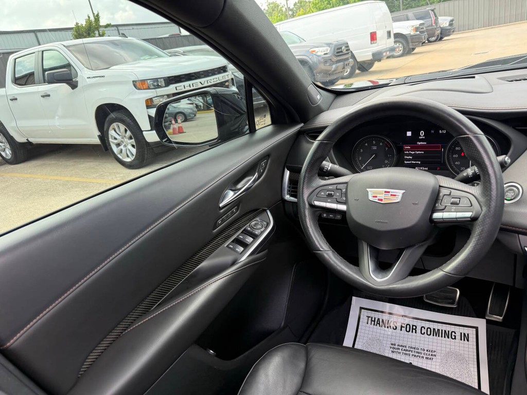 Cadillac XT4 Vehicle Full-screen Gallery Image 19