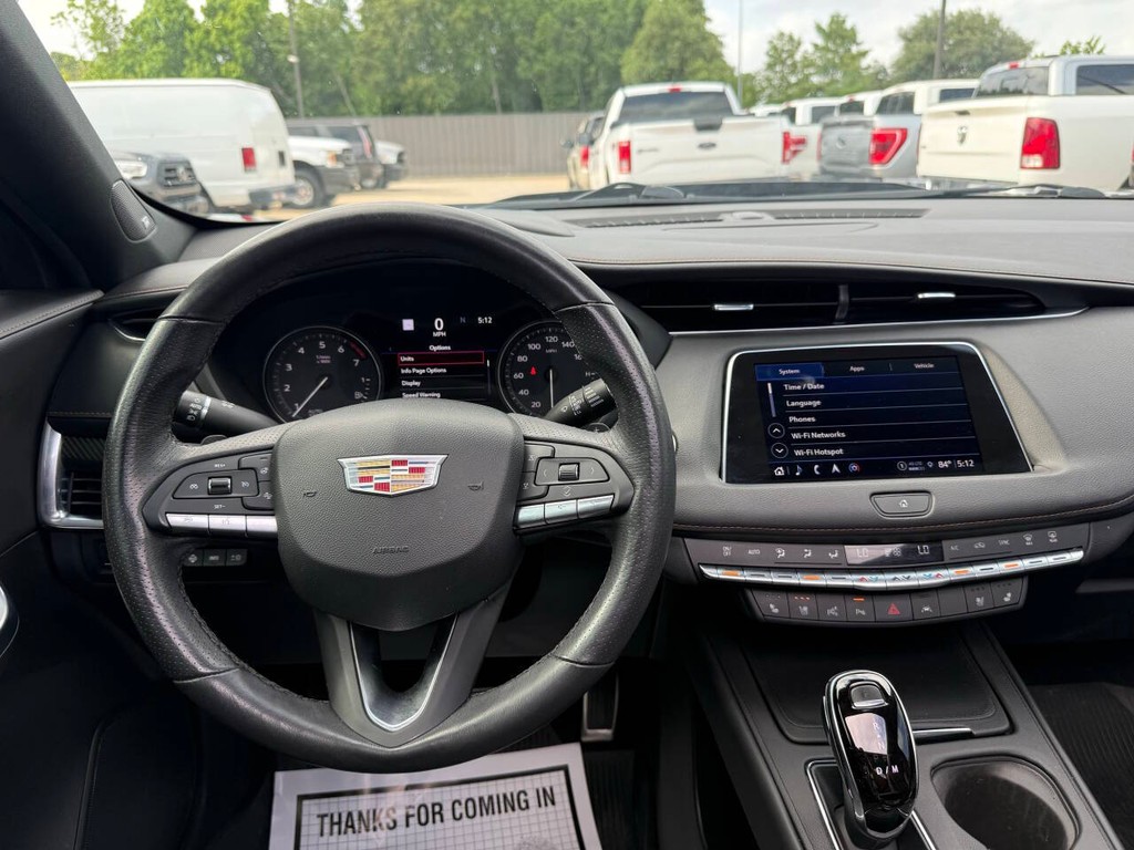 Cadillac XT4 Vehicle Full-screen Gallery Image 21