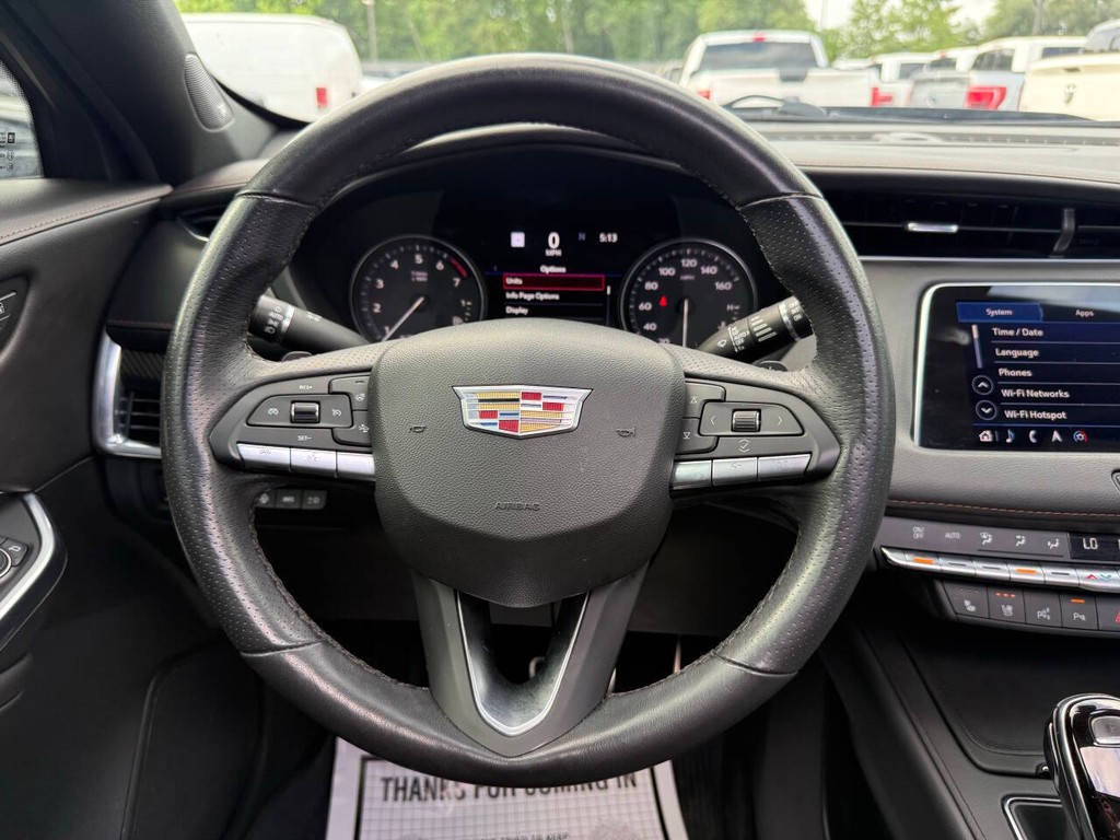 Cadillac XT4 Vehicle Full-screen Gallery Image 23