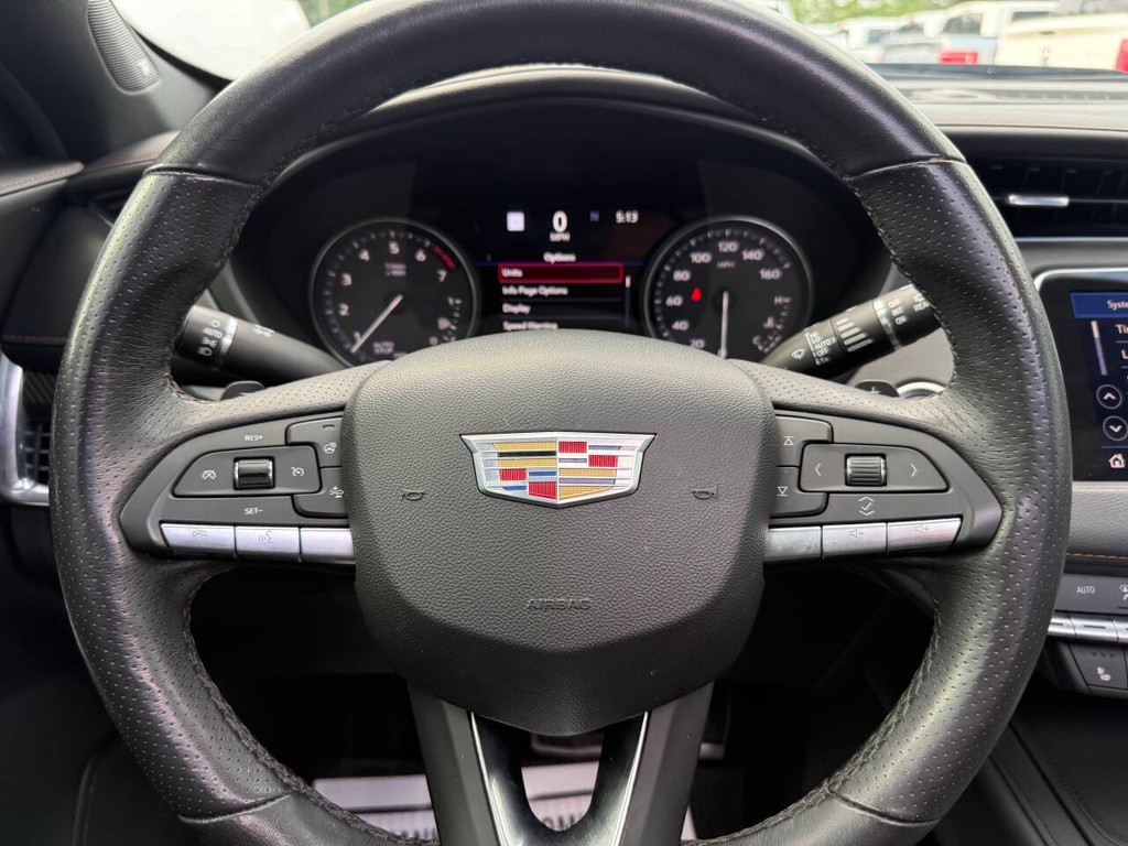 Cadillac XT4 Vehicle Full-screen Gallery Image 24
