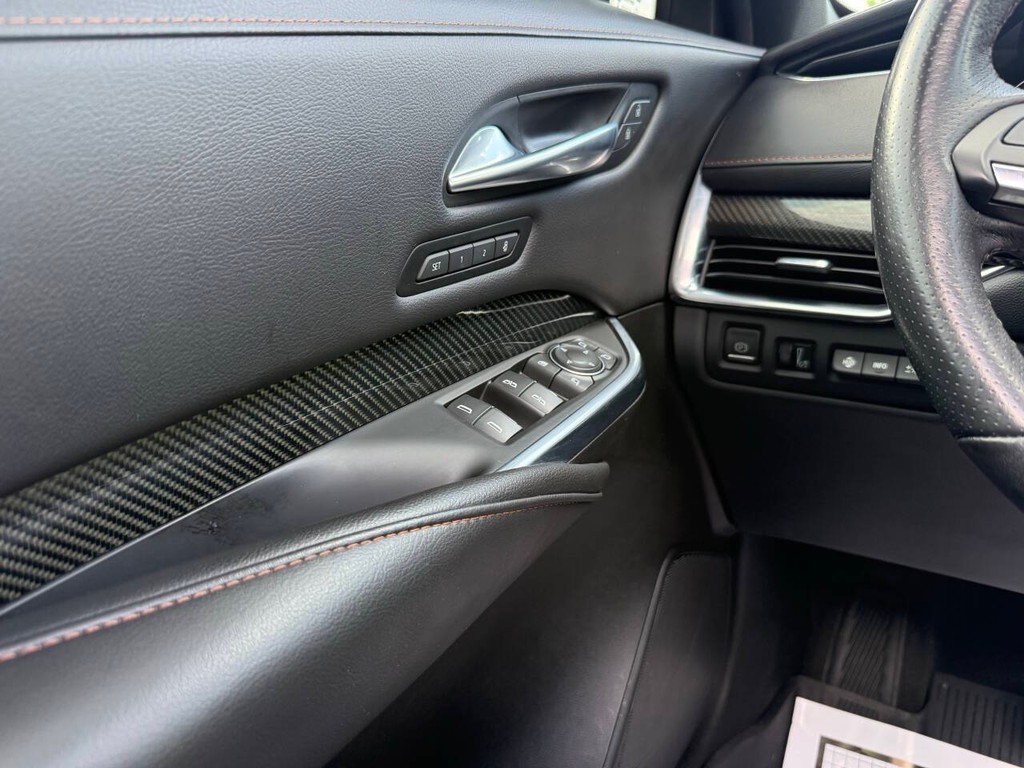 Cadillac XT4 Vehicle Full-screen Gallery Image 29