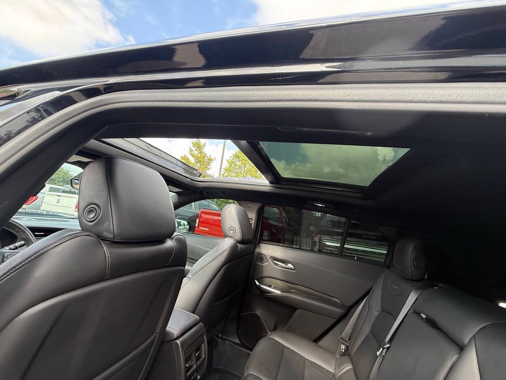 Cadillac XT4 Vehicle Full-screen Gallery Image 31