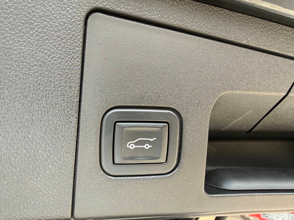 Cadillac XT4 Vehicle Full-screen Gallery Image 38