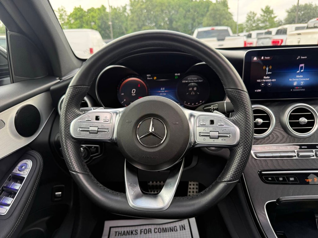 Mercedes-Benz GLC Vehicle Full-screen Gallery Image 22