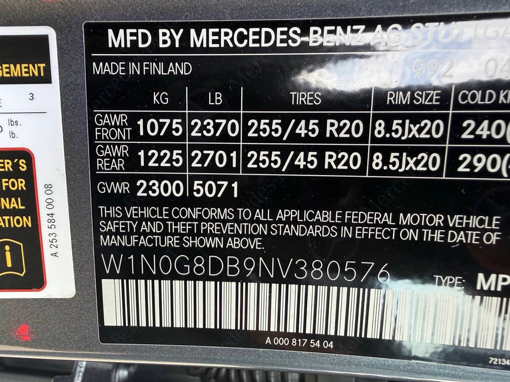Mercedes-Benz GLC Vehicle Full-screen Gallery Image 34