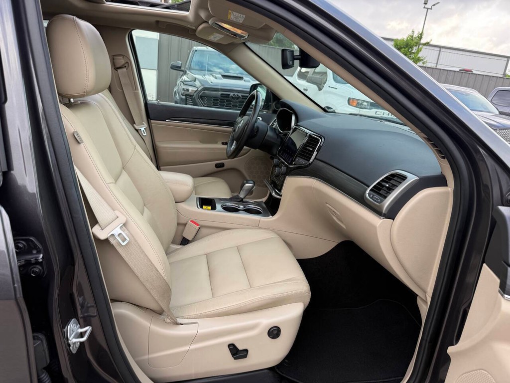 Jeep Grand Cherokee Vehicle Full-screen Gallery Image 10