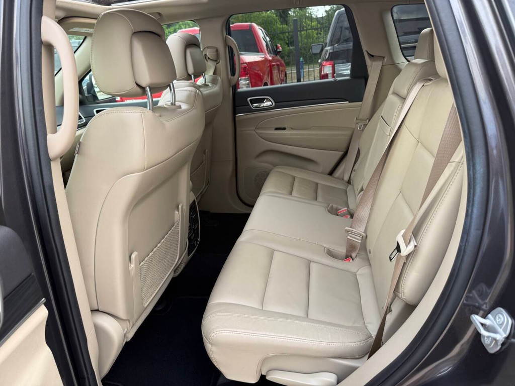 Jeep Grand Cherokee Vehicle Full-screen Gallery Image 13
