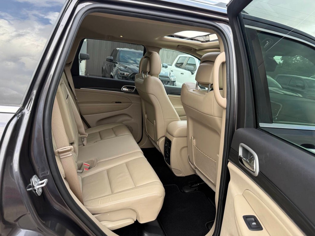 Jeep Grand Cherokee Vehicle Full-screen Gallery Image 15