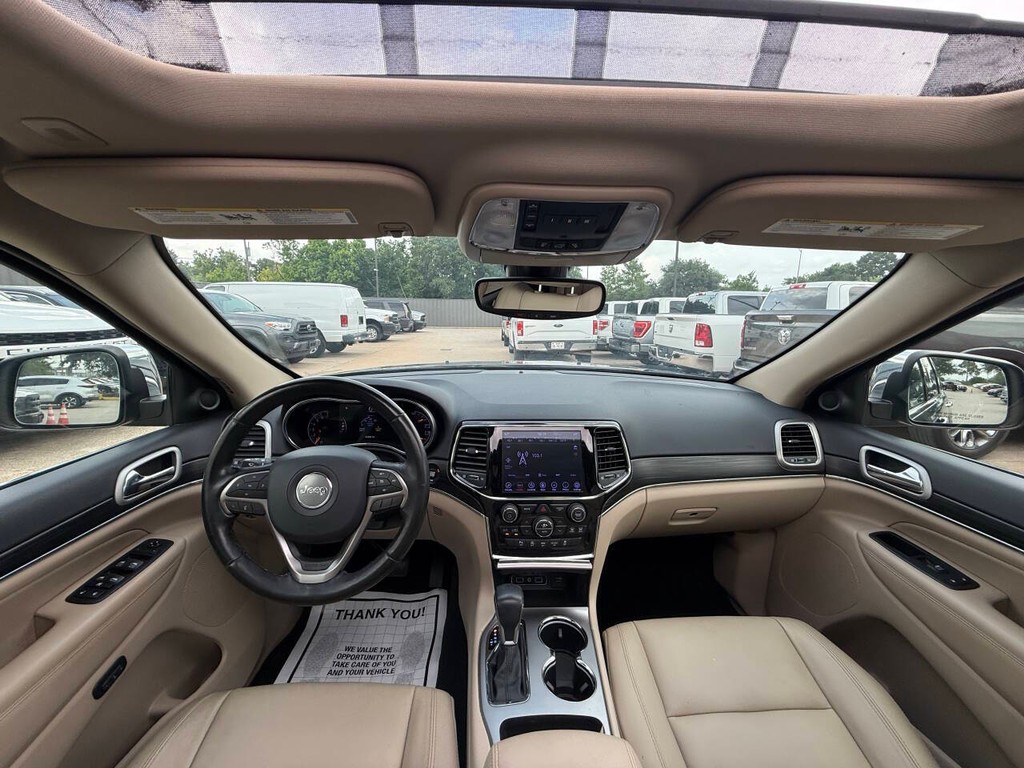 Jeep Grand Cherokee Vehicle Full-screen Gallery Image 18