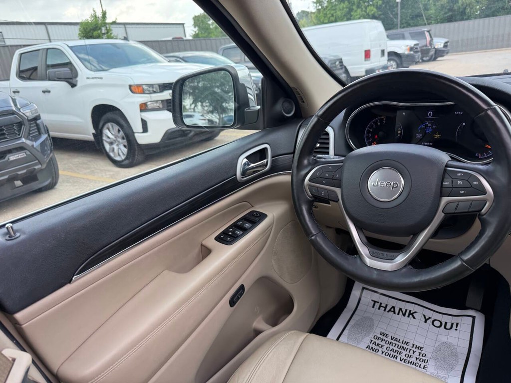 Jeep Grand Cherokee Vehicle Full-screen Gallery Image 19