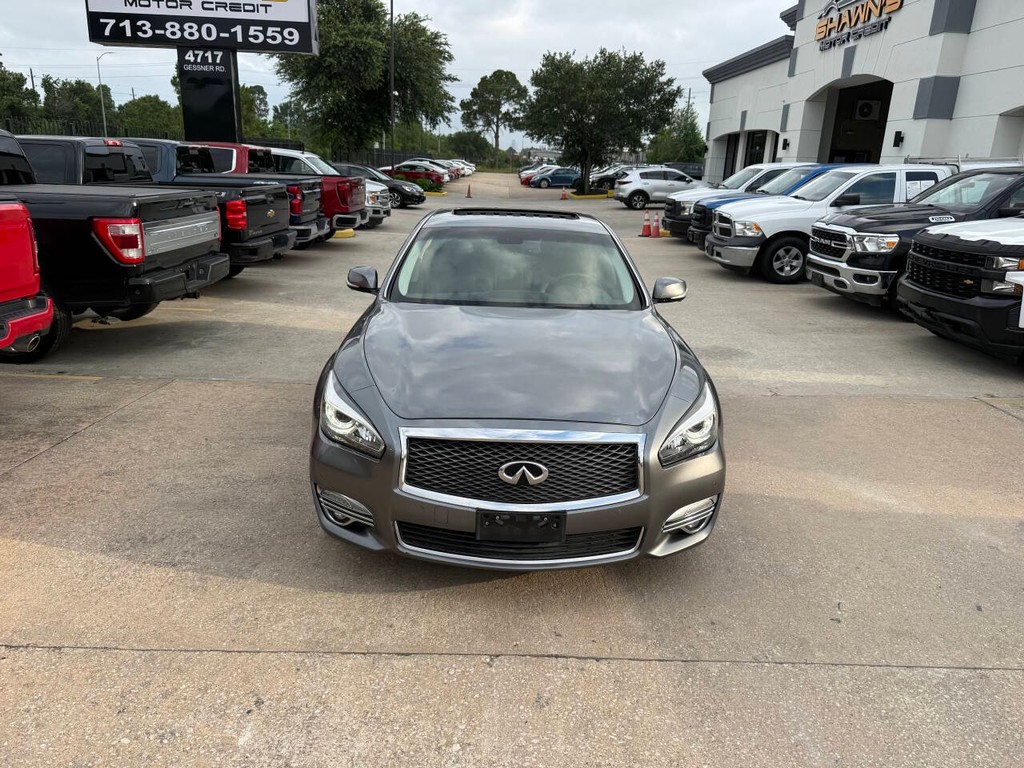 INFINITI Q70 Vehicle Full-screen Gallery Image 40