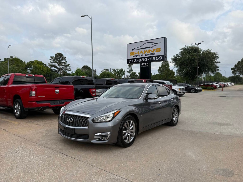INFINITI Q70 Vehicle Full-screen Gallery Image 43