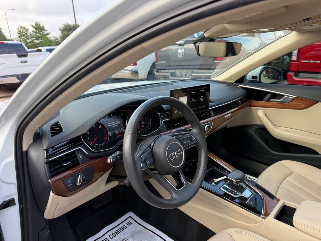Audi A4 Sedan Vehicle Full-screen Gallery Image 05