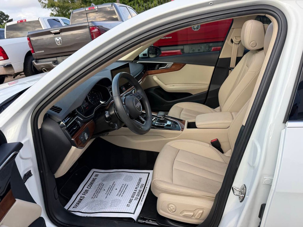Audi A4 Sedan Vehicle Full-screen Gallery Image 06