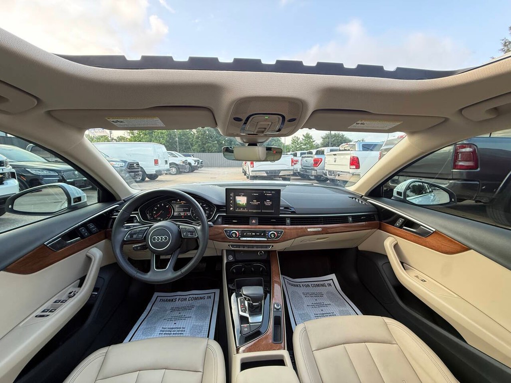 Audi A4 Sedan Vehicle Full-screen Gallery Image 16