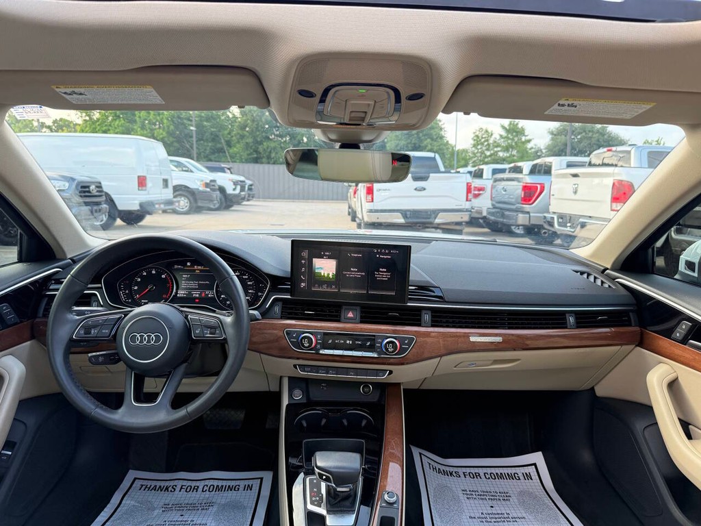 Audi A4 Sedan Vehicle Full-screen Gallery Image 17