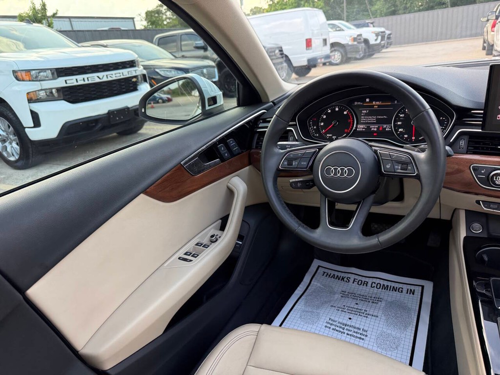Audi A4 Sedan Vehicle Full-screen Gallery Image 18