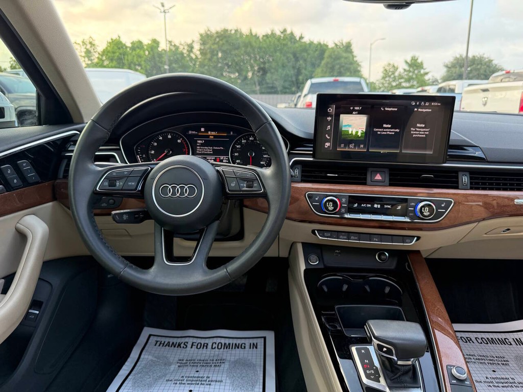 Audi A4 Sedan Vehicle Full-screen Gallery Image 20