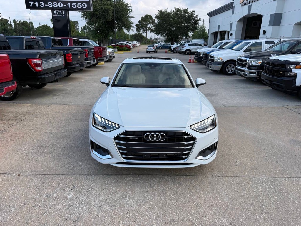 Audi A4 Sedan Vehicle Full-screen Gallery Image 36
