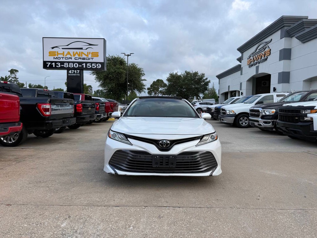 Toyota Camry Vehicle Full-screen Gallery Image 38