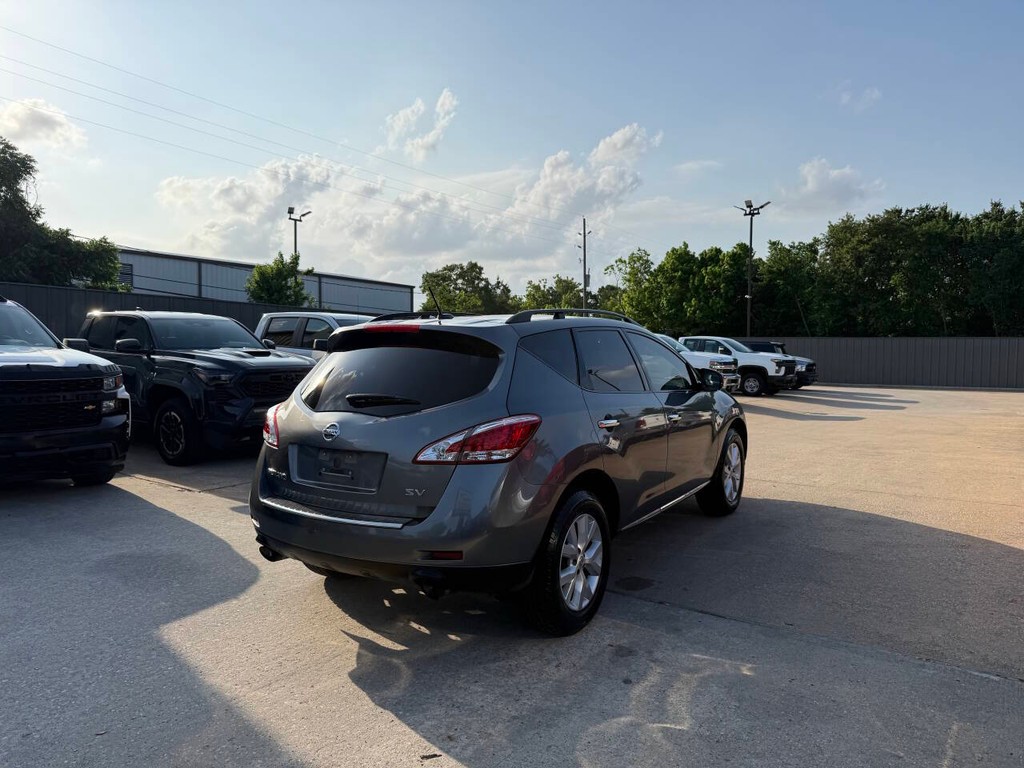 Nissan Murano Vehicle Full-screen Gallery Image 05