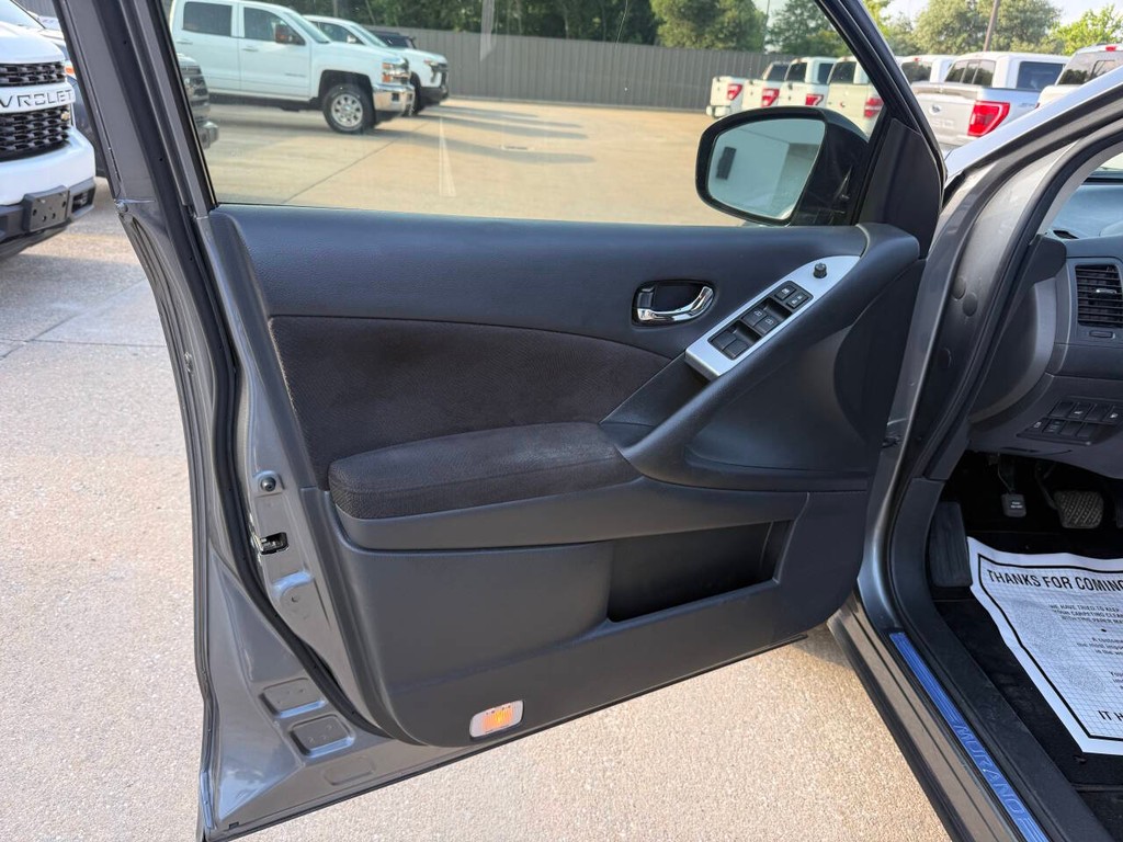 Nissan Murano Vehicle Full-screen Gallery Image 08