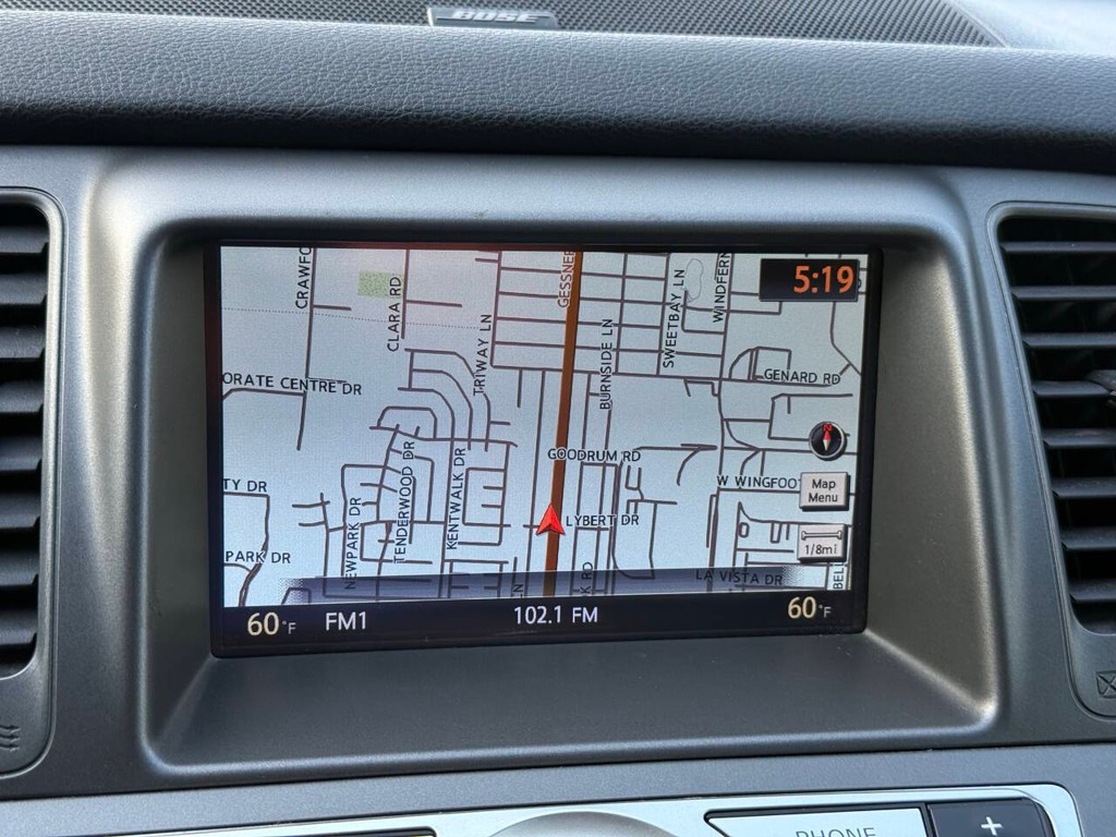 Nissan Murano Vehicle Full-screen Gallery Image 25