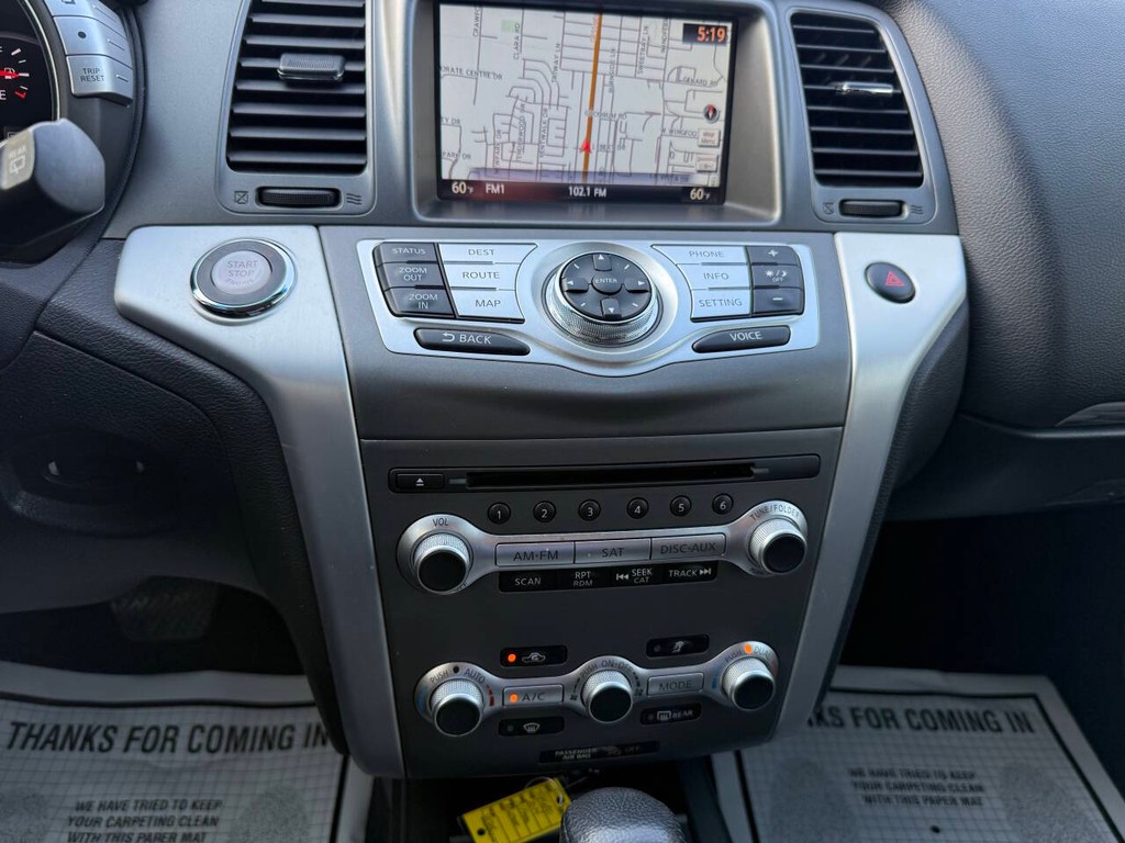 Nissan Murano Vehicle Full-screen Gallery Image 27