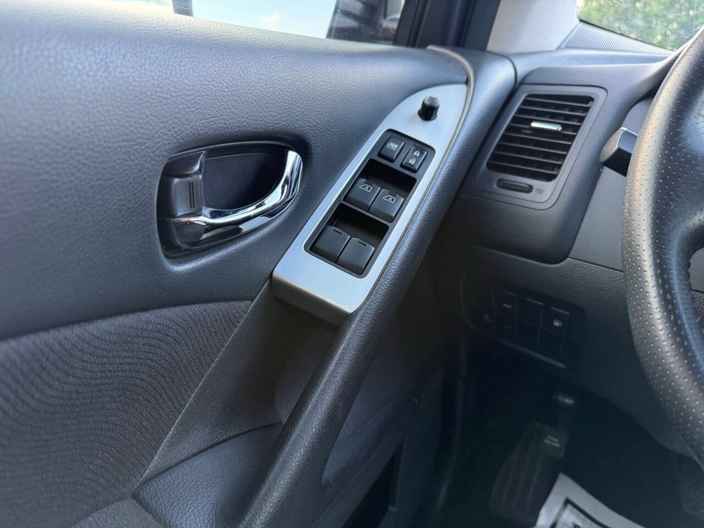 Nissan Murano Vehicle Full-screen Gallery Image 30