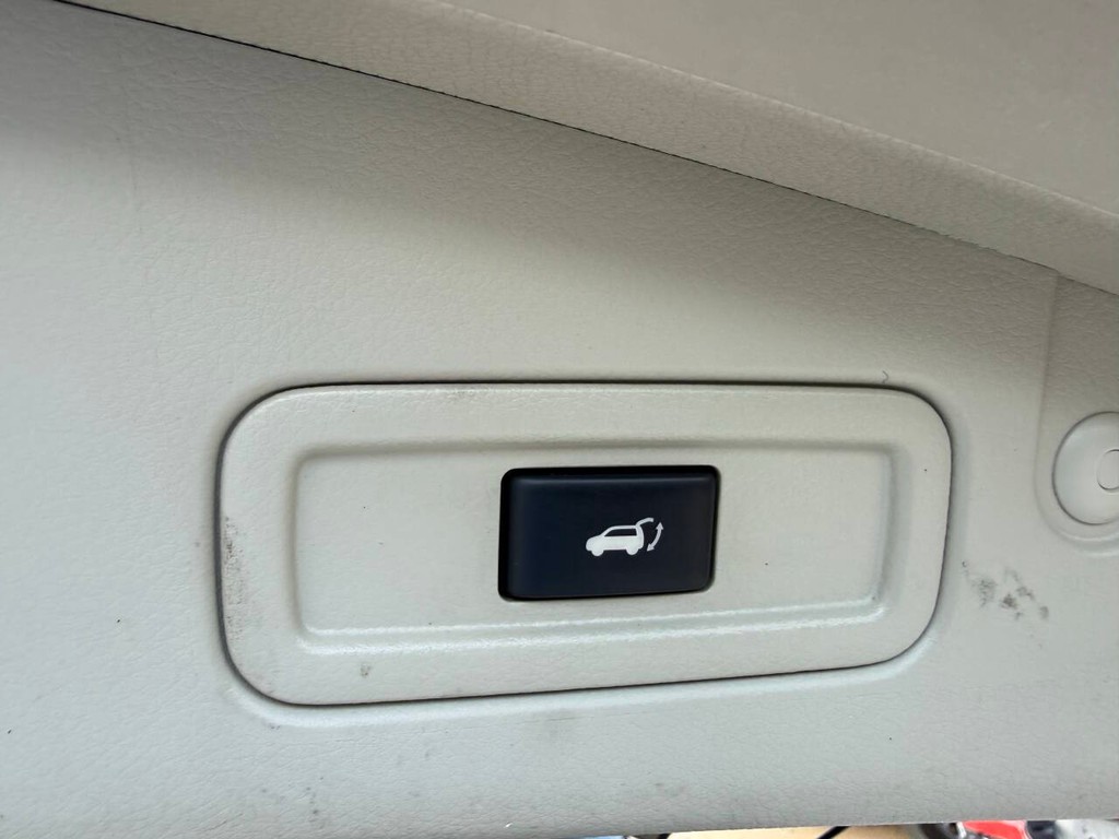 Nissan Murano Vehicle Full-screen Gallery Image 36