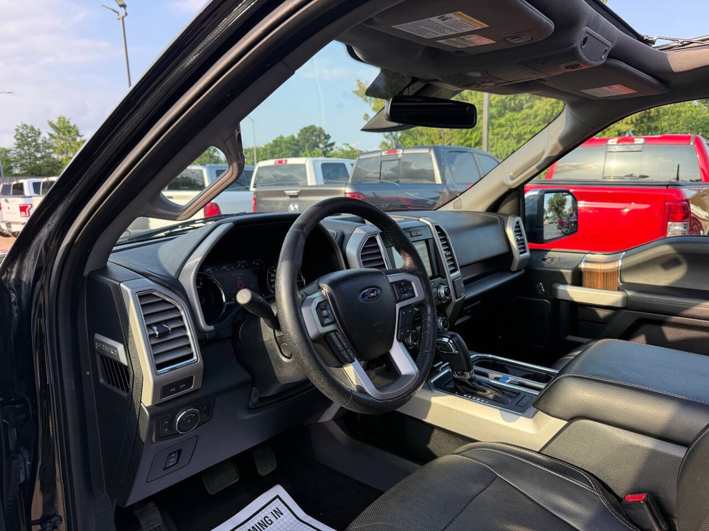 Ford F-150 Vehicle Full-screen Gallery Image 06