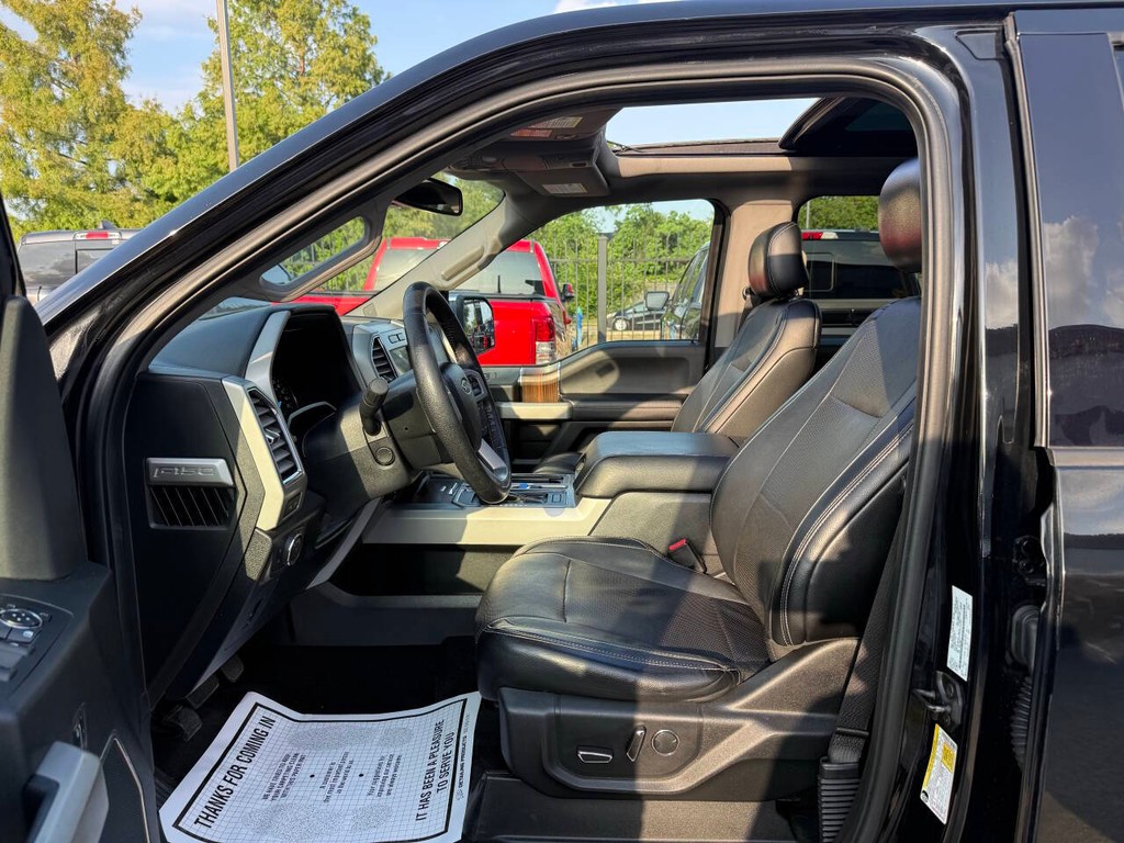 Ford F-150 Vehicle Full-screen Gallery Image 07