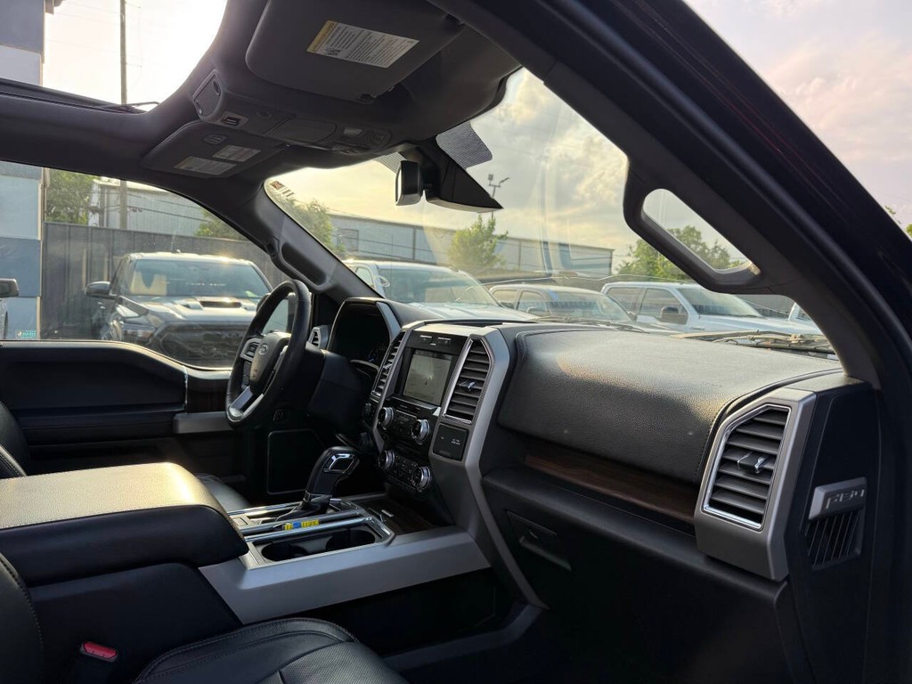Ford F-150 Vehicle Full-screen Gallery Image 09