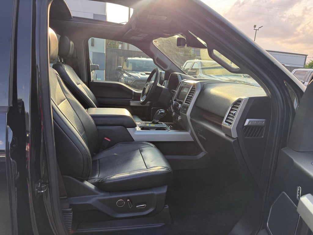 Ford F-150 Vehicle Full-screen Gallery Image 10