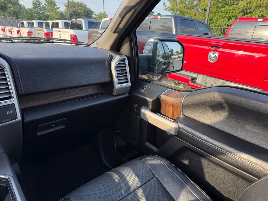 Ford F-150 Vehicle Full-screen Gallery Image 21