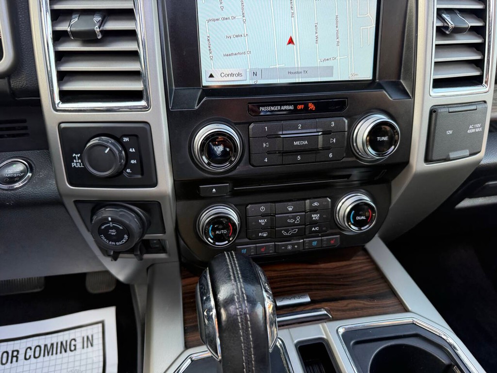Ford F-150 Vehicle Full-screen Gallery Image 29