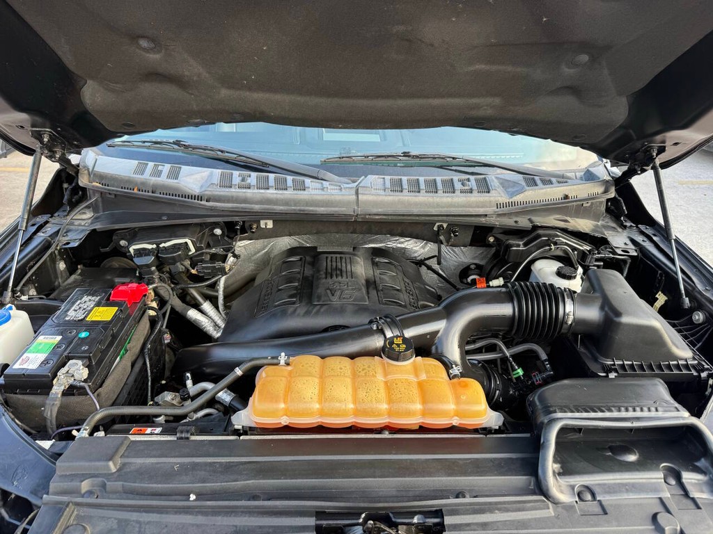 Ford F-150 Vehicle Full-screen Gallery Image 38