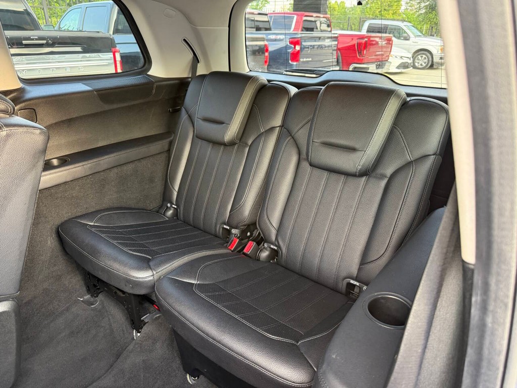 Mercedes-Benz GLS Vehicle Full-screen Gallery Image 14