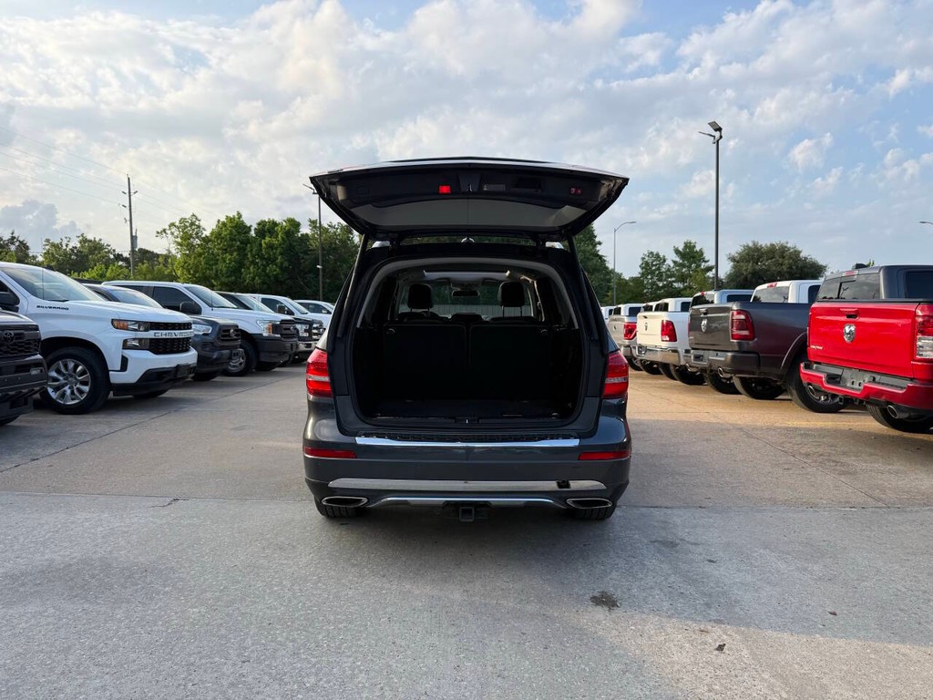 Mercedes-Benz GLS Vehicle Full-screen Gallery Image 38
