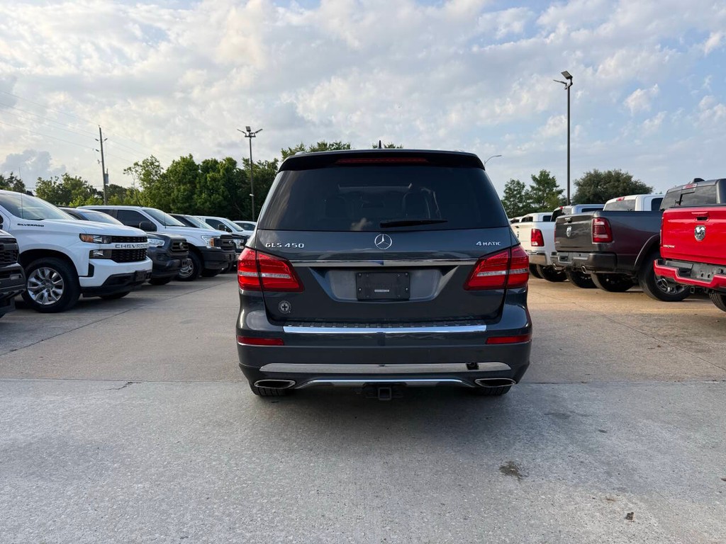 Mercedes-Benz GLS Vehicle Full-screen Gallery Image 40