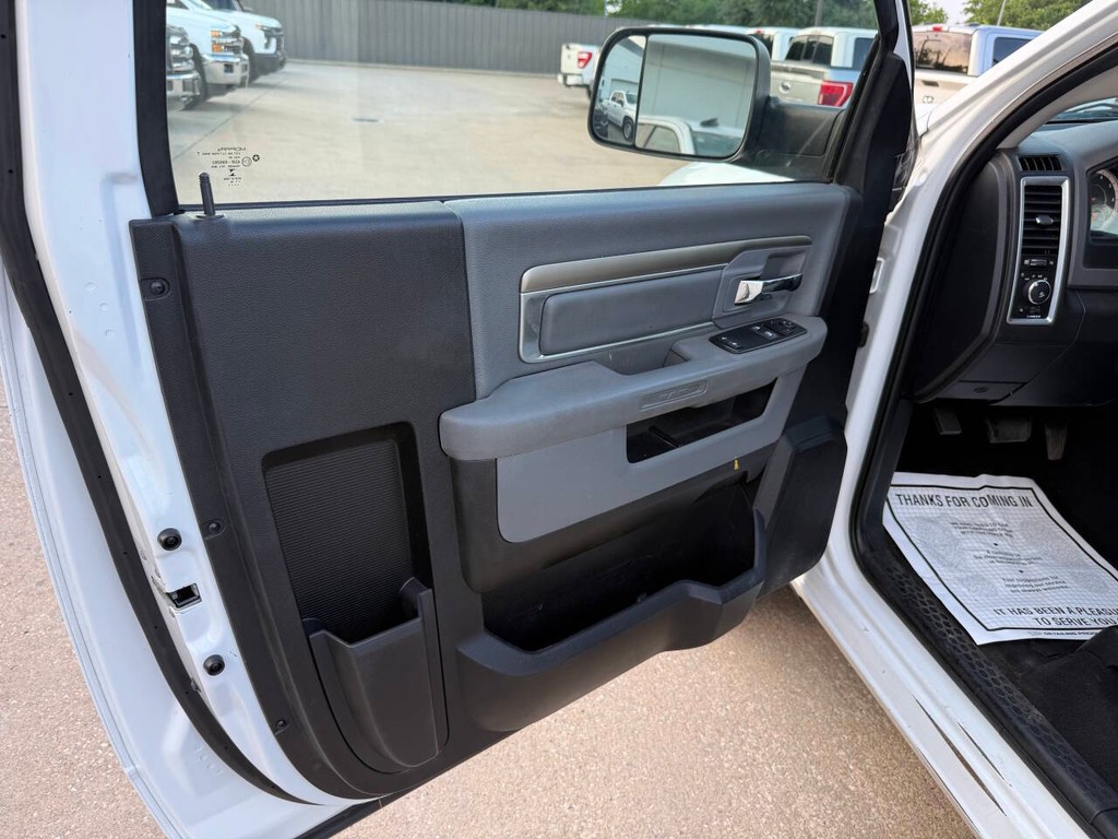 Ram 1500 Vehicle Full-screen Gallery Image 08