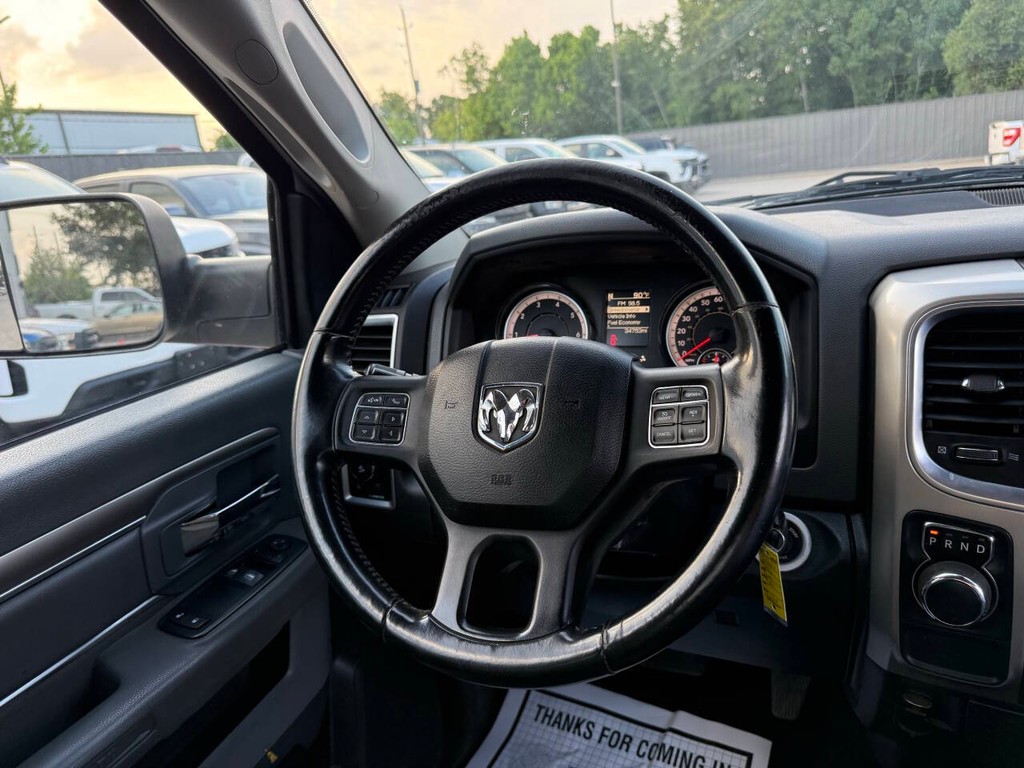 Ram 1500 Vehicle Full-screen Gallery Image 16