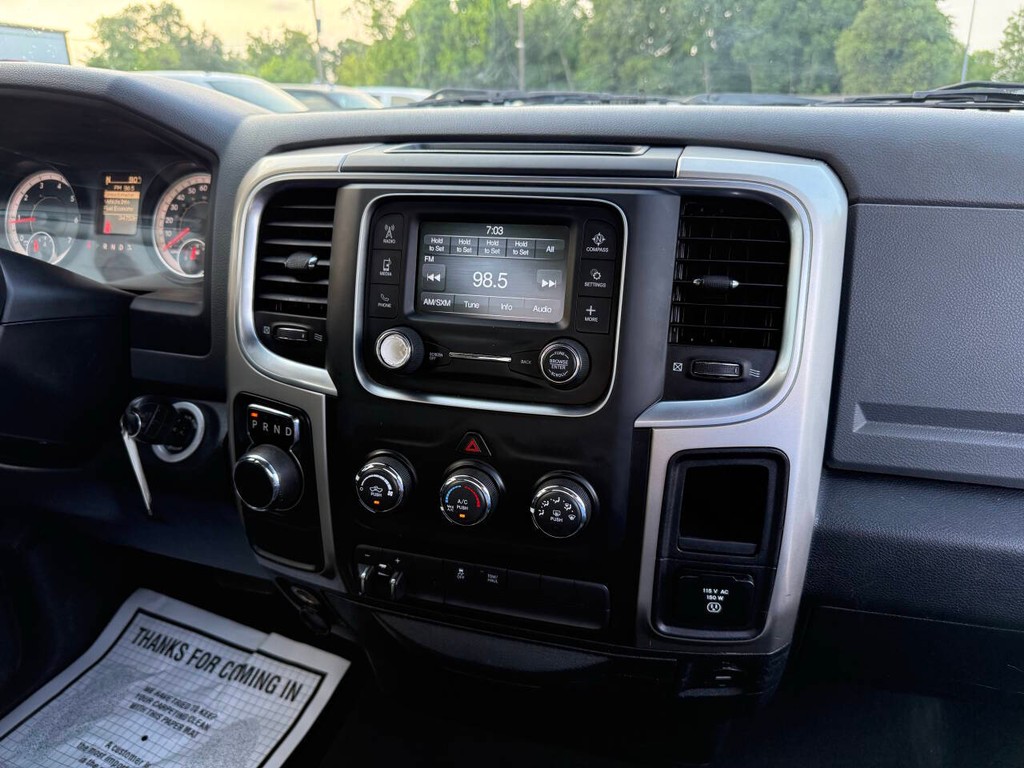 Ram 1500 Vehicle Full-screen Gallery Image 18